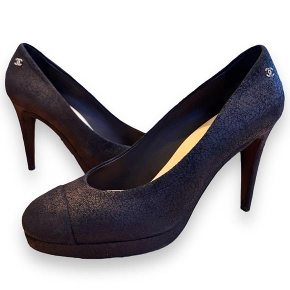 CHANEL Shoes - CHANEL CC interlocking black suede leather textured pumps heels sz 41.5 w box